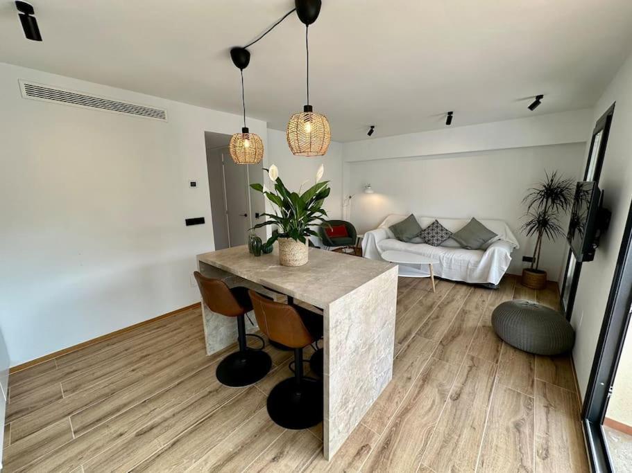 Moderno Y Acogedor Apartamento Con Terraza “ Llebeig” Soller Bagian luar foto