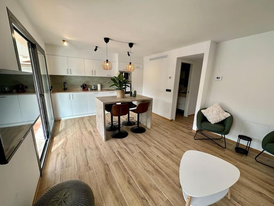 Moderno Y Acogedor Apartamento Con Terraza “ Llebeig” Soller Bagian luar foto